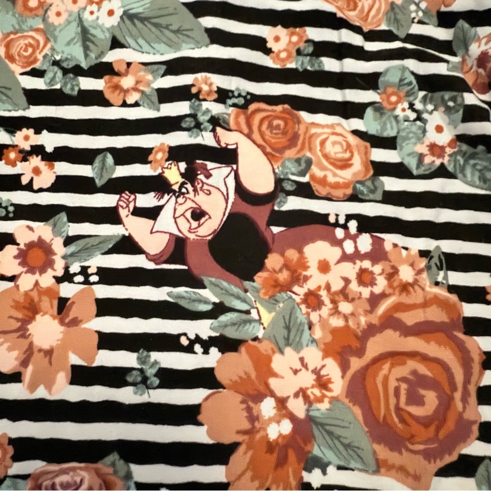 LuLaRoe TC Leggings – Disney Alice in Wonderland Queen of Hearts - Picture 2 of 5